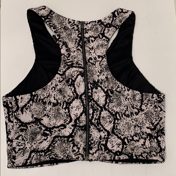 Snake skin racer back crop top - Picture 3 of 3
